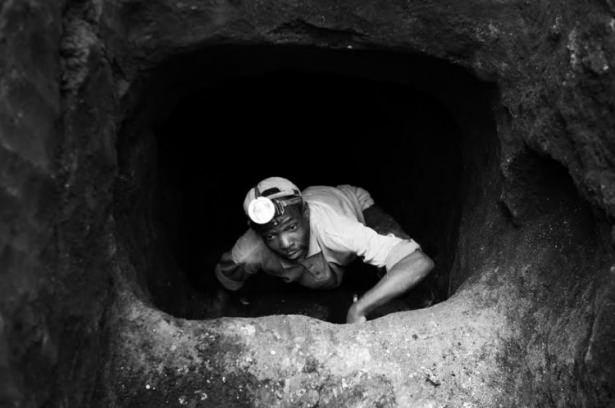 <p>Geri kalan kısmı da Kongo ordusu tarafından kaçak olarak yine batıya satılıyor.</p>

<p> </p>
