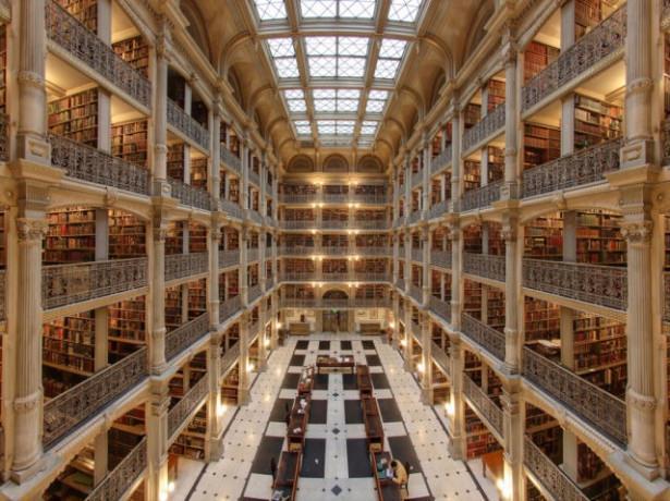 <p>Tokyo Baltimore'daki George Peabody Kütüphanesi</p>