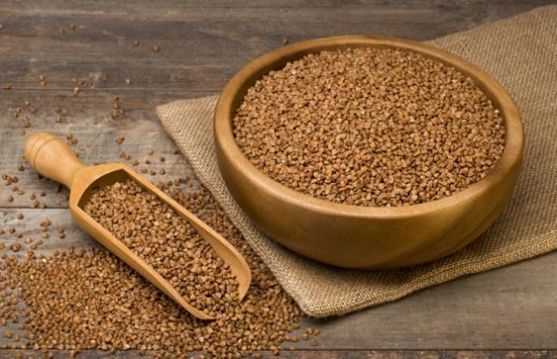 <p>Karabuğday, yüksek bitkisel protein içeriğinden dolayı özellikle vejeteryan ve vegan beslenme için önemli bir besin kaynağıdır.</p>
