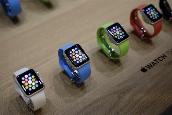 <p>38 mm Apple Watch Sport, 349 dolar, 42 mm olan model ise 399 dolar fiyatla raflardaki yerini alacak. Apple Watch 549-1099 arasında değişen fiyatlarla, 18 karat altından yapılan Apple Watch Edition'ın fiyatı ise 10 bin dolardan başlayacak.</p>

<p> </p>
