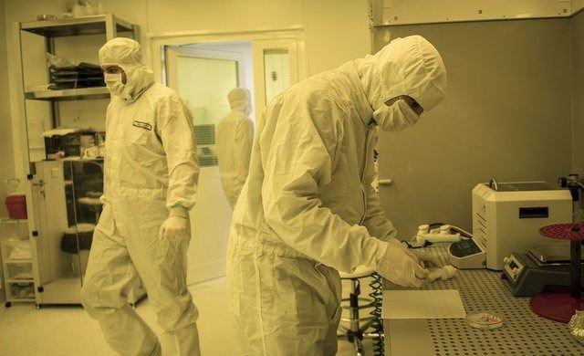 <p>Türkiye'nin satın aldığı, bazen istese bile temin edemediği çiplerin çok daha gelişmişleri bu tesiste üretilebilecek. Fabrikada üretilecek nanoteknoloji temelli ürünler ihraç da edilebilecek.<br />
</p>