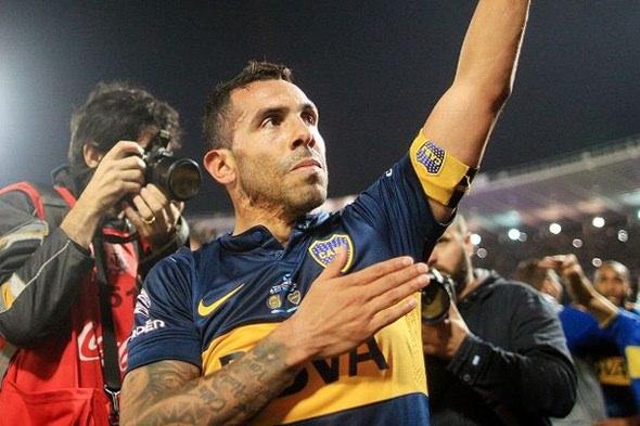 <p>Ülkesinde Boca Juniors forması giyen Tevez için 11 milyon euro bonservis ödeyen Shenhua, 32 yaşındaki Tevez'e ise yılda 40 milyon euro ödeyecek.</p>

