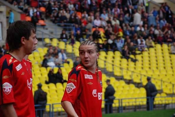 <p>Caner Erkin, CSKA Moskova'nın Rubin Kazan ile oynadığı maçta oyundan alınmasının ardından Zico'yu sert bir şekilde protesto ettiği için kadro dışı bırakılmıştı.</p>