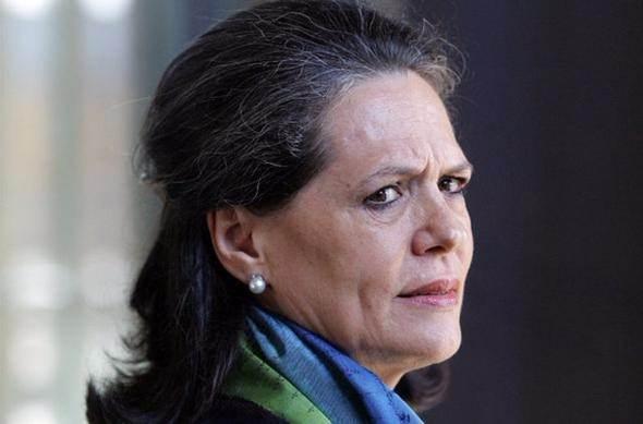 <p>19. Sonia Gandhi<br />
<br />
Ülke: Hindistan<br />
<br />
Serveti: 2 milyar dolar</p>