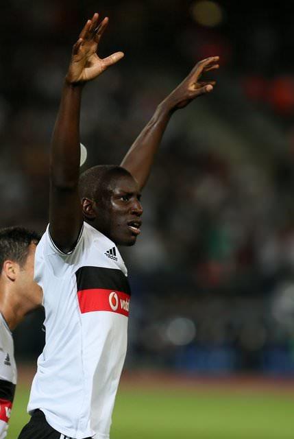 <p>Besiktas taraftari bu mactan sonrada imana gelmezse dahada zor gelir... Allah seni basimizdan eksik etmesin Demba ba...</p>
<p> </p>