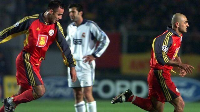 <p>Maç 2-0'dan 3-2'ye döndükten sonra Hagi yine yokluyor kaleyi. ümit Hasan ve Jardel'den sonra ''Cassilas'a bir ampül de ben takacağım'' diyor. İspanya'da da varız Real Madrid. Madrid'de de varız, orada da takarız.</p>
