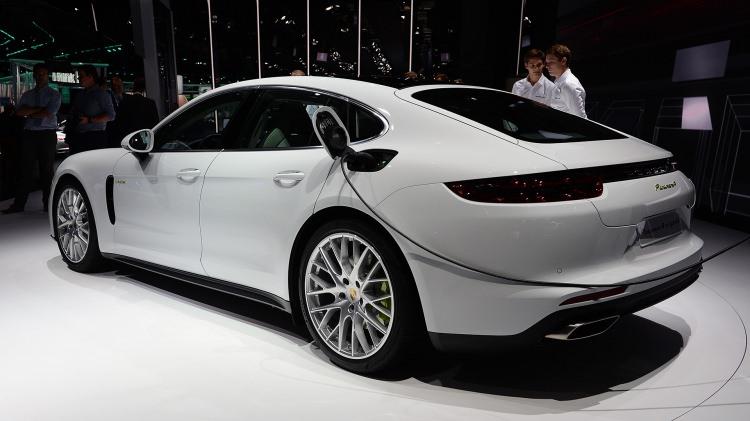 <p>Porsche Panamera 4 E-Hybrid</p>
