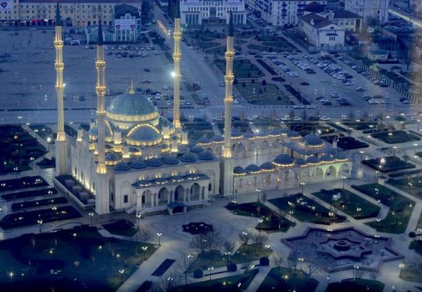 <p>Ahmad Hacı Kadirov Camii</p>
