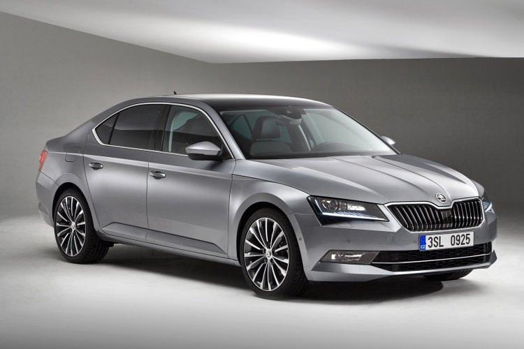 <p>Superb’ın 2.0 TDI ve 2.0 TSI modellerinde ise 4.000 TL’lik avantaj yer alıyor. Fabia ve Yeti modellerinde ise 1.000 TL’lik özel indirim fırsatından yararlanmak mümkün.</p>
