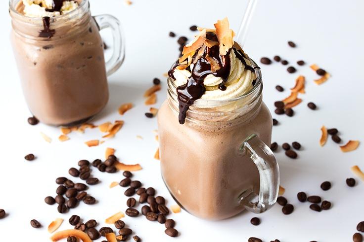 <p><strong>Caramel Frappuccino</strong><br />
<br />
Kremalı süt ve espressoya, karamel aroması katılarak yapılır. </p>
