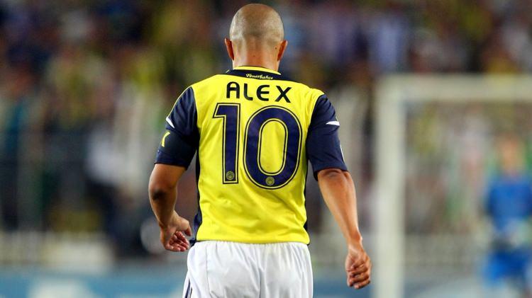 <p>Galatasaraylı eski yönetici Fatih Gökşen: Biz 2007’de Alex ile Galatasaray’a gelmesi konusunda anlaştık..."</p>

