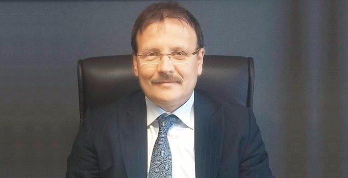 <p>BAŞBAKAN YARDIMCISI HAKAN ÇAVUŞOĞLU<br />
<br />
Ankara Üniversitesi Hukuk Fakültesi</p>