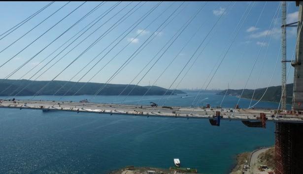 <p>Avrupa yakasında 14, Asya yakasında 13 tabliyenin yerlerine yerleştirildiği ayrıca 2 adet geçiş tabliyesinin de montaj işleminin bittiği öğrenildi.</p>