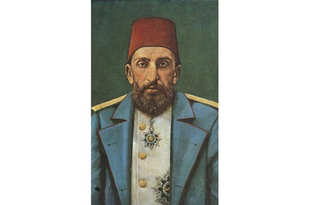 <div>II. ABDÜLHAMİD</div>

<div> </div>

<div>Marangozluk konusunda yeteneği olan II. Abdülhamid, bu konuda çok ciddi bir tasarımcıdır. İnce tarzı ve tasarımlarıyla Amerika'da açılan sergide marangozluk ve doğramacılık alanında birincilik almıştır. </div>
