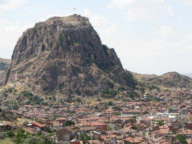 <p>İl: Afyonkarahisar<br />
İlçe: Merkez<br />
Mahalle: Cumhuriyet<br />
Nüfusu: 12397</p>
