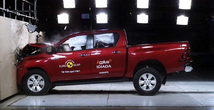 <p>Hilux, güvenlik testlerinde; yetişkin yolcu güvenliğinde yüzde 85, çocuk yolcu güvenliğide yüzde 82, yaya güvenliğinde ise yüzde 73 başarı elde etti.</p>
<p> </p>
<p>Güvenlik yardımcıları konusunda yakaladığı oran ise yüzde 25 oldu.</p>