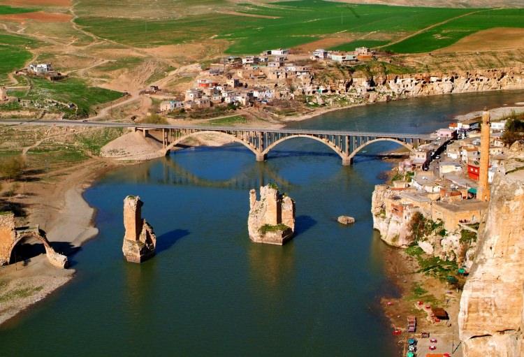 <p>Hasankeyf </p>

<p>Batman</p>
