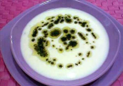 <p>Yayla Çorbası: İçerisinde bolca bulunan yoğurt sayesinde vitamin kaynağı olan Yayla Çorbasının faydalarını saymakla bitmez. İşte bunlardan birkaçı;</p>

<p> </p>
