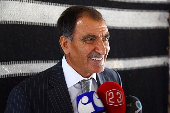 <p>BAKI AYDIN<br />
<br />
Spiker: Başkanım kaleciniz König'i nasıl buldunuz? Baki Aydın: Konig olmasa çok gol yerdik (7-1 kaybettikleri Fenerbahçe maçı sonrası Elazığspor Başkanı)</p>