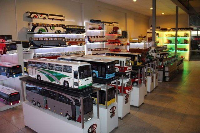 <p>Erzurumluoğlu, talebe göre bazen bir maketin yapımının aylar sürdüğünü belirterek, fiyatlarının zorluk derecesine göre 800 lira ile 6 bin lira arasında değiştiği ifade etti.</p>
