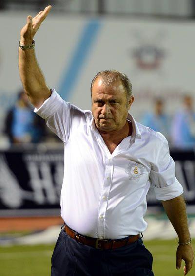 <p>FATİH TERİM</p>
<p>"Kendini GS'ye adamış ve bu ailenin ferdi olmaktan her zaman gurur duymuş birinin GS'den vazgeçeceğine inanmak gerçek dışıdır."</p>