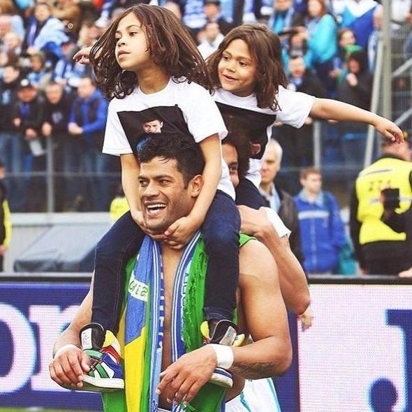 <p>Hulk ve oğulları Ian ve Tiago</p>
