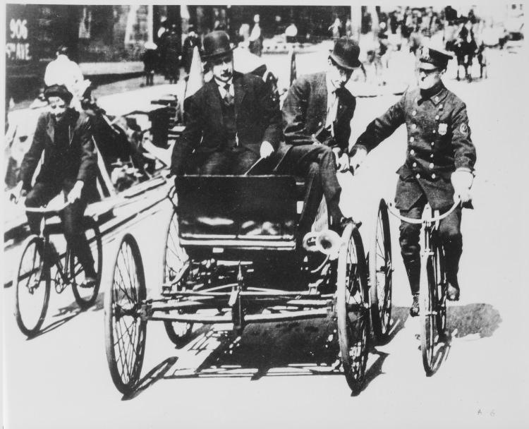<p><span style="color:#D3D3D3">New York Polis Departmanı, 1898’de aşırı hız yapan araba kullanıcılarını takip etmek için bisiklet kullanırdı.</span></p>
