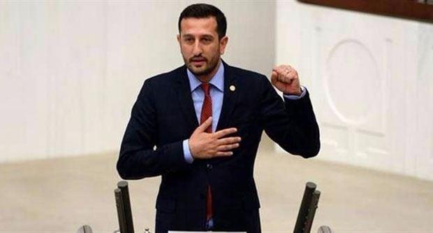 <p><strong>Ali Haydar Hakverdi</strong><br />
<br />
Oysa yaşamak ve yaşatmaktır insanın doğası. Ne çok uzaklaştın insanlık...</p>