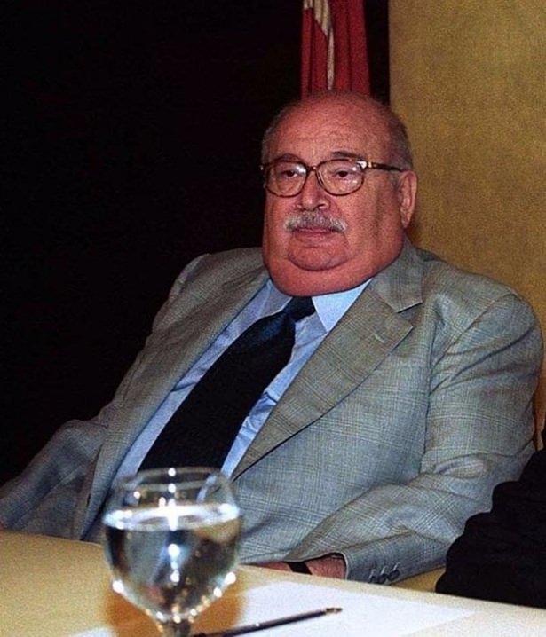 <p>29 Kasım 2015'de, gazeteci Hasan Pulur, tedavi gördüğü hastanede 83 yaşında vefat etti.</p>
<p> </p>