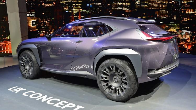 <p>Lexus UX</p>
