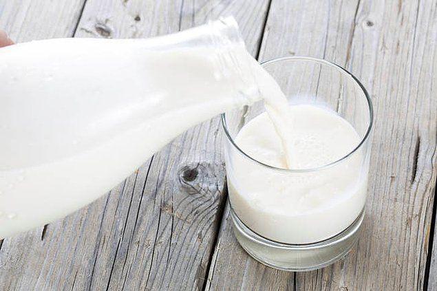 <p><strong>İnanılan: Tam yağlı süt tüketmeyin.</strong><br />
<br />
Oldukça fazla yağ içerse de, tam yağlı süt içmenin kalp hastalıkları riskini azalttığı biliniyor.</p>

<p> </p>
