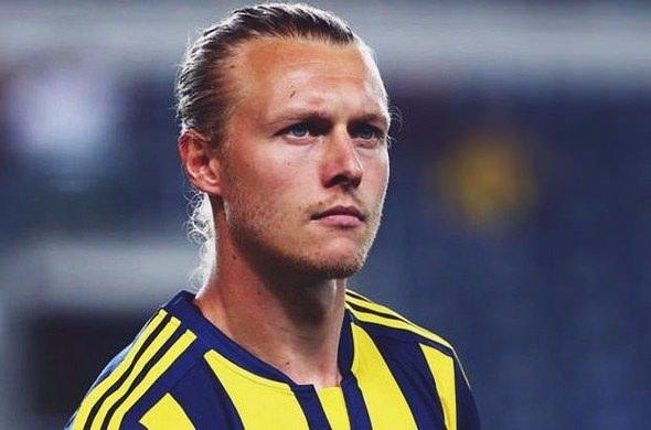 <p><strong>KJAER GİTMEZ</strong><br />
<br />
Sosa ile ilgili bir bilgim yok. Kjaer'in devre arasında gideceğine ihtimal vermiyorum.</p>