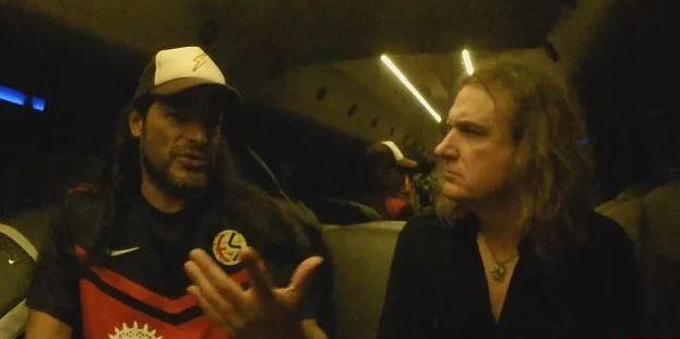 <p>Robert Trujillo - Eskişehirspor<br />
<br />
Sosyal medyada büyük yankı bulan bu fotoğraf, müzisyenin geçtiğimiz yıl verdiği bir röportajın videosuna ait.</p>
