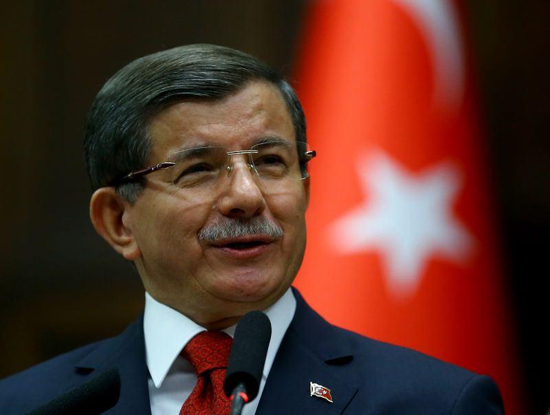 <p>Ahmet Davutoğlu, bu seçim vaatleriyle girdiği 1 Kasım milletvekili secimlerinde, yüzde 49,48 oranında oy almasının ardından, 24 Kasım'da 64. Hükümeti kurdu.</p>