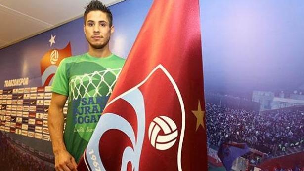 <p>Alper Uludağ, Trabzonspor'dan Akhisar Belediyespor'a gitti.</p>
