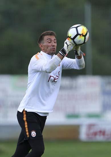 <p>Muslera, yine Eto'o'yu çalımladı.</p>
