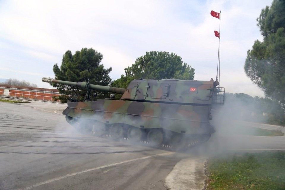 <p>Kara Kuvvetleri ihtiyacına yönelik olarak 40 km menzilli, 155mm/52 kalibre silah sistemine sahip ikinci prototip obüsün üretimine 2000 yılı içerisinde başlanmıştır.</p>
<p> </p>