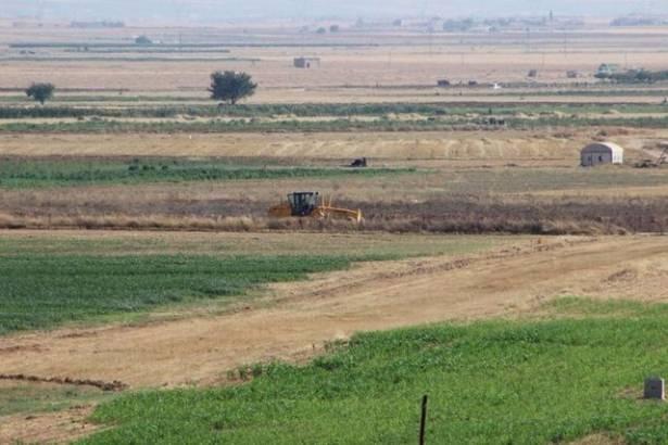 <p>İki kentte ‘özel güvenlik bölgeleri’nin belirlenmesinde, Tunceli karayolunda terör örgütü PKK’nın gerçekleştirdiği eylemlerle Ağrı’da jandarma karakoluna yönelik 2 askerin şehit olduğu bombalı saldırının etkisi olduğu öğrenildi.</p>
<p> </p>