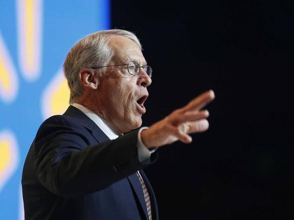 <p>Rob Walton <br />
<br />
Net varlığı: 35.4 milyar dolar <br />
<br />
Yaş: 72 <br />
<br />
Ülkesi: ABD <br />
<br />
Şirket ismi: Walmart</p>
