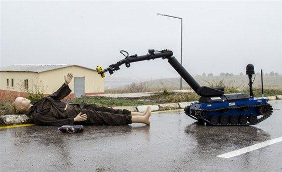 <p>Kayalık araziler, dik yamaçlar ve merdivenlerde, kar ve çamur gibi zorlu koşullarda üstün hareket edebilen Kaplan, en zor zeminlerde bile kullanıcısına rahat nefes aldırıyor.</p>

<p> </p>
