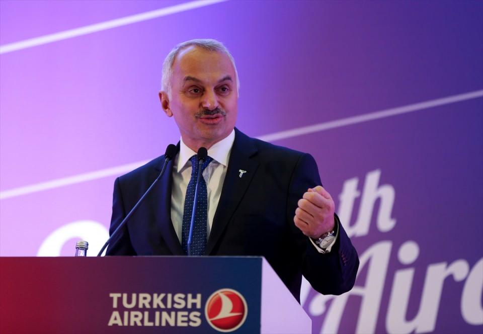 <p>Önümüzdeki yıllarda yapılması planlanan ürün geliştirme süreçleriyle A330 ailesi uçaklarının, dünyanın en verimli ve yetenekli geniş gövde uçakları arasında kalmaya devam edeceği de öngörülüyor.</p>

