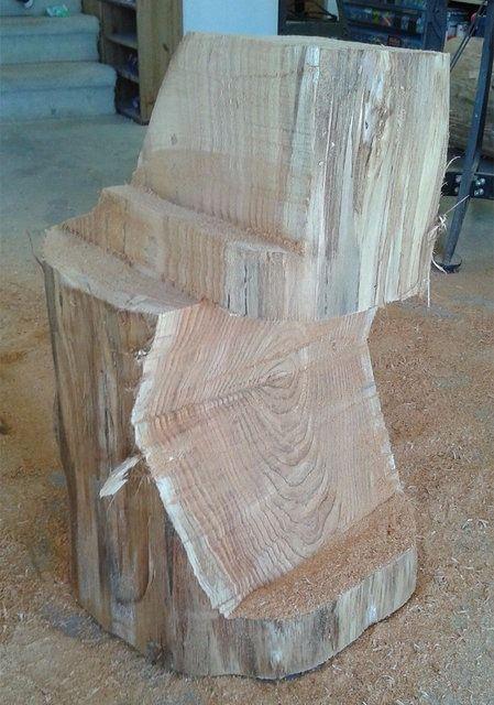 <p>Star Wars'ın fenomen karakteri Darth Wader heykeli yapmak i&ccedil;in kolları sıvayan baba kırmızı sedir gibi nadir bulunan bir ağa&ccedil; t&uuml;r&uuml;n&uuml; se&ccedil;ti.</p>

<p>&nbsp;</p>
