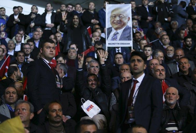 <p>İşitme engelli gönüller tarafından, aralarında parti teşkilatından isimlerin de yer aldığı video ile ’Tabii ki’ evet klibi hazırlandı. </p>
