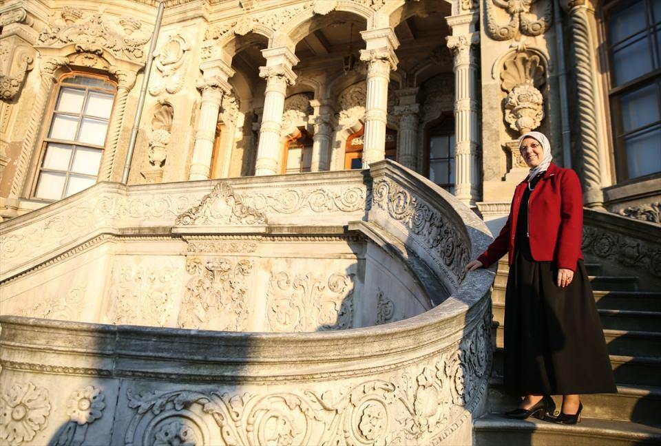 <p>Bakan Ramazanoğlu, 8 Mart Dünya Kadınlar Günü dolayısıyla AA'ya evinin kapılarını açtı, çok sevdiği mekanlardan biri olan Küçüksu Kasrı'nda, İstanbul'la bağını anlattı.</p>

<p> </p>
