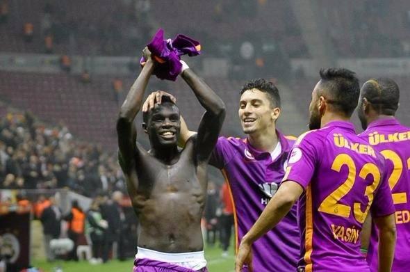 <p>"Tarık Çamdal ile Bruma ikilisine ilk yarıda not versen, 10 üzerinden 0 verirsin, bak 1 vermezsin diyorum."</p>