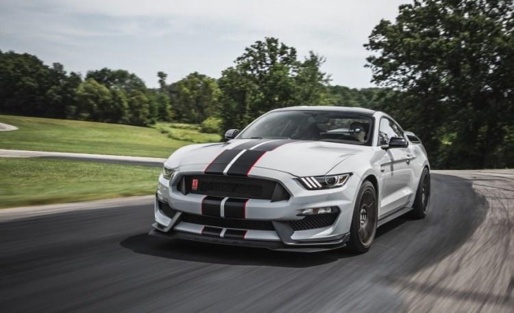 <p>FORD MUSTANG SHELBY GT350R</p>
