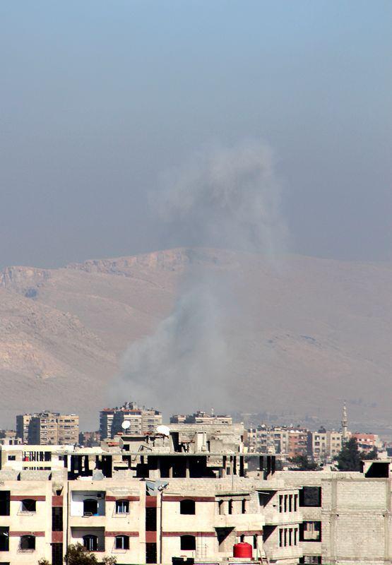 <p>Suriye İnsan Hakları İzleme &Ouml;rg&uuml;t&uuml;'ne g&ouml;re, 2 yıldır kuşatma altında olan Şam'ın Doğu Guta b&ouml;lgesinde, rejim g&uuml;&ccedil;lerinin 5 g&uuml;n boyunca d&uuml;zenlediği saldırılarda 178 kişi &ouml;ld&uuml;, 370'den fazla kişi de yaralandı.</p>

<p>&nbsp;</p>
