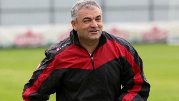 <p>Rıza Çalımbay</p>

<p> </p>

<p>Atom Karınca</p>
