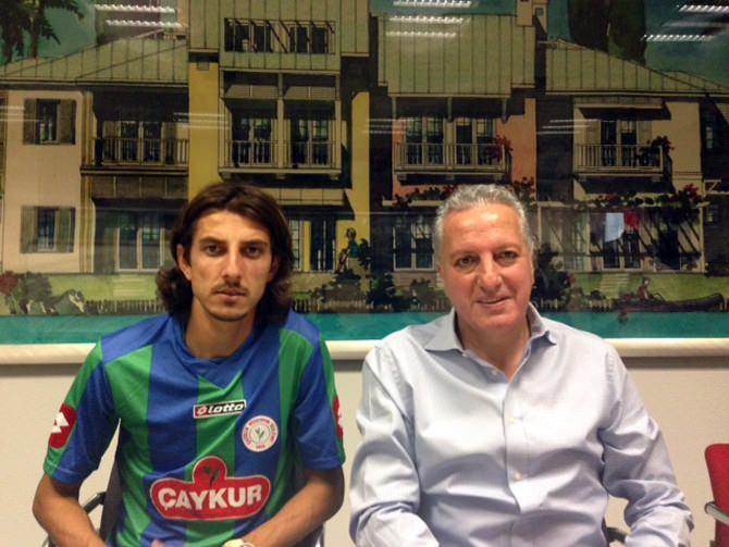 <p>Mehmet Akyüz(Çaykur Rizespor)</p>