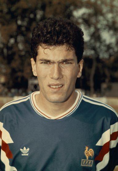 <p>Fransa U21 Takımından Zinedine Zidane (1991)</p>

